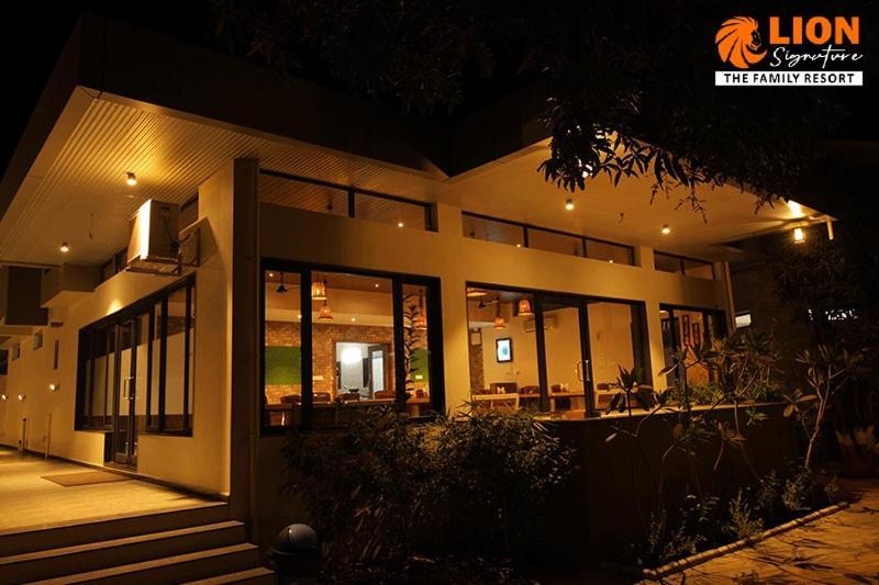 Lion Signature Family Resort Sasan Gir Exterior photo